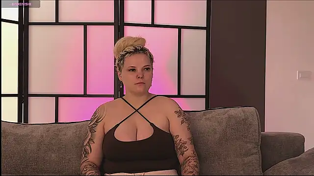 LikaBerry1 online show from 06-30-26, 09:31