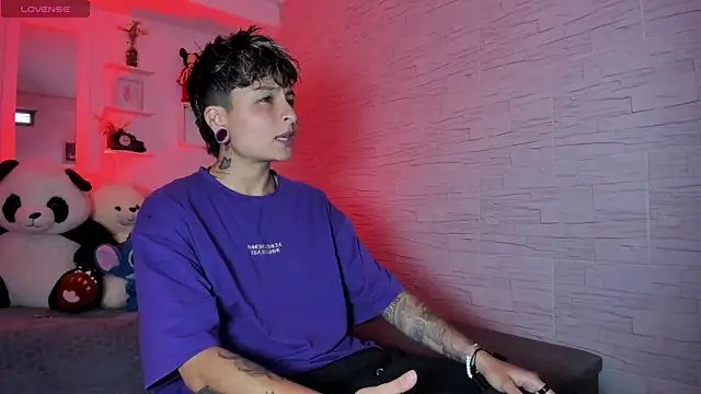 ZuryRamirez  online show from 09-18-25, 07:39