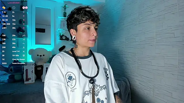 ZuryRamirez  online show from 10-04-25, 07:04