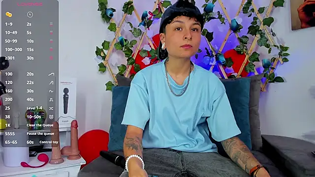 ZuryRamirez  online show from 02-15-25, 07:28