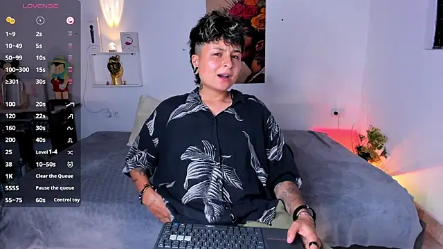 ZuryRamirez  online show from 06-26-26, 11:43