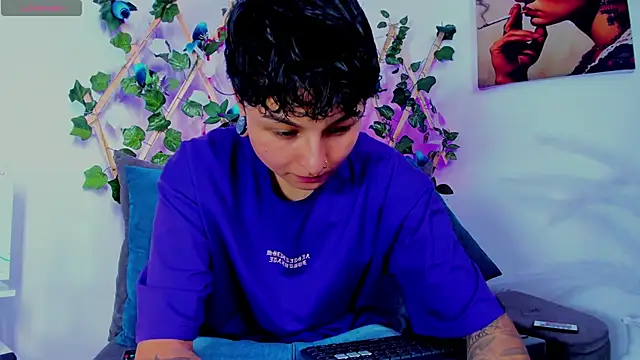 ZuryRamirez  online show from 02-17-25, 07:33