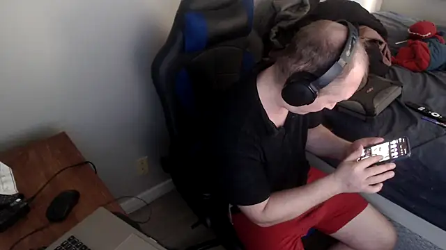 Snapshot of patmac1387 chatting on 03-15-26, 04:14 patmac1387 online show from 03-15-26, 04:14