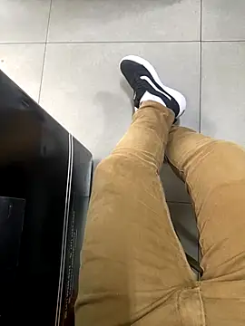 Hjsjsjsjjd online show from 11-05-25, 12:41