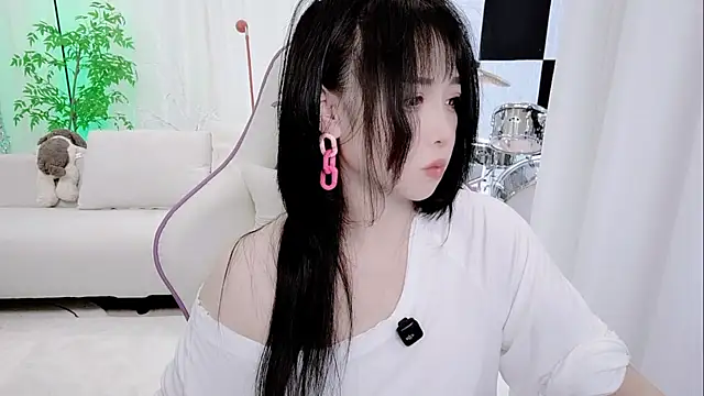 Vaness-a online show from 11-18-25, 03:48