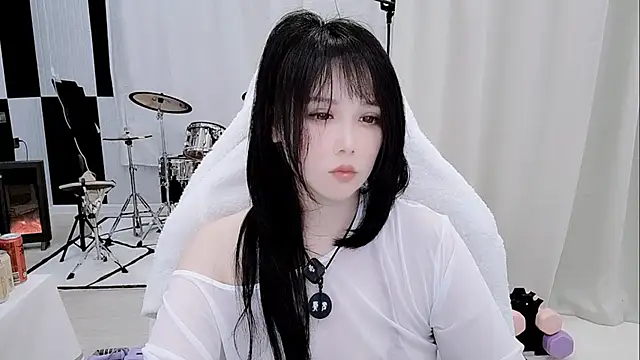 Snapshot of Vaness-a chatting on 04-25-26, 04:37 Vaness-a online show from 04-25-26, 04:37
