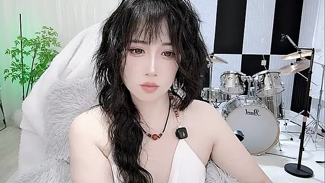 Vaness-a online show from 10-13-25, 03:24