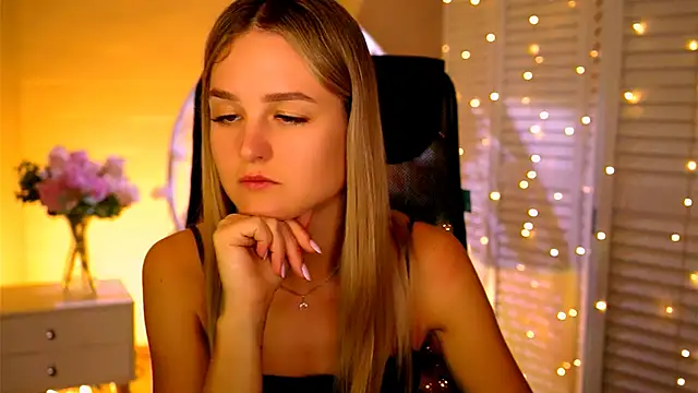 DeboraLarson online show from 11-16-25, 03:22