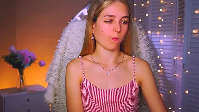 DeboraLarson online show from 10-04-25, 03:52