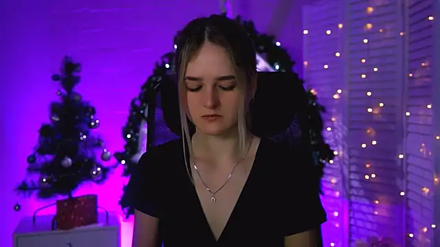 DeboraLarson online show from 12-23-25, 03:17