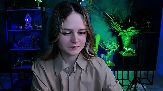 DeboraLarson online show from 02-13-25, 08:17