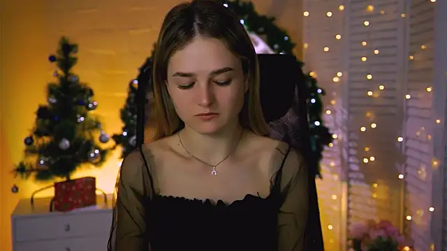 DeboraLarson online show from 12-22-25, 03:17