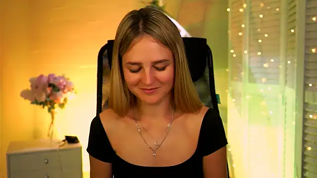 DeboraLarson online show from 04-10-26, 03:13