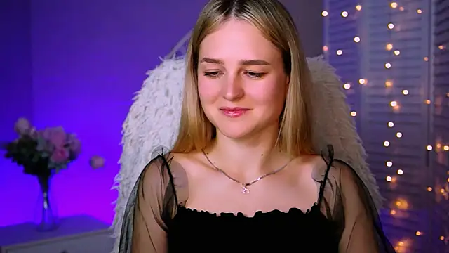 DeboraLarson online show from 10-07-25, 05:52