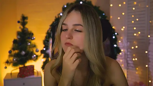 DeboraLarson online show from 12-20-25, 04:04