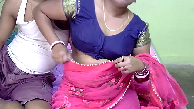 Snapshot of Couple_For_You18 chatting on 03-11-25, 11:12 Couple For You18 online show from 03-11-25, 11:12