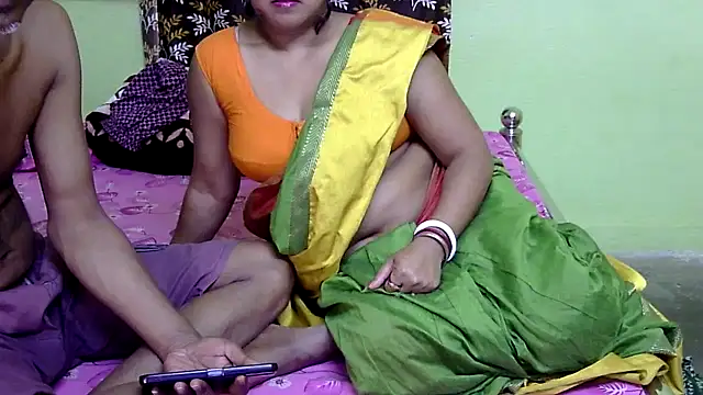 Snapshot of Couple_For_You18 chatting on 03-17-25, 06:00 Couple For You18 online show from 03-17-25, 06:00