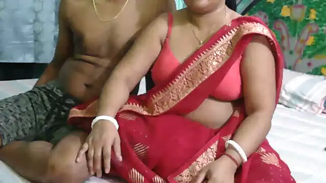 Snapshot of Couple_For_You18 chatting on 05-12-26, 06:25 Couple For You18 online show from 05-12-26, 06:25