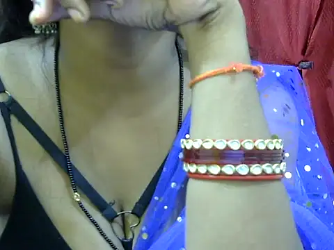 Snapshot of HOT-SEEMAA chatting on 09-28-25, 12:01 HOT-SEEMAA online show from 09-28-25, 12:01