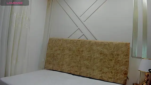 ashley  foxx  online show from 10-09-25, 01:44