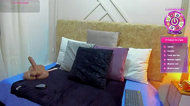 ashley  foxx  online show from 12-17-25, 01:49