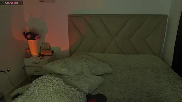 Bonnieshyy online show from 06-14-26, 04:14