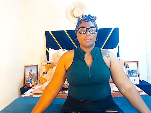 Snapshot of veronica1xxx chatting on 02-05-26, 12:39 veronica1xxx online show from 02-05-26, 12:39