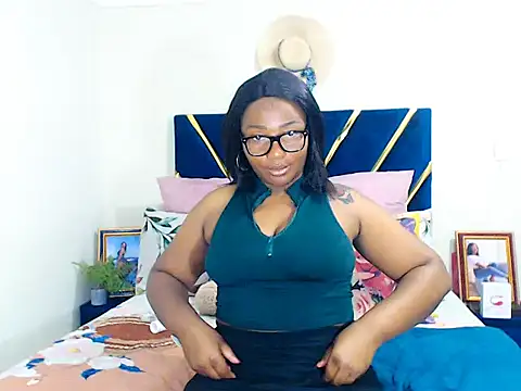 Snapshot of veronica1xxx chatting on 10-17-25, 07:59 veronica1xxx online show from 10-17-25, 07:59