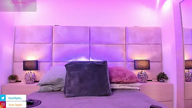 Eevee Taylor online show from 05-15-26, 02:53