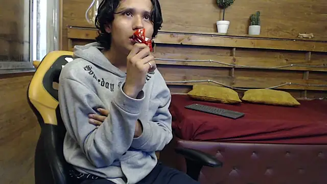 Snapshot of andy_staar chatting on 11-20-25, 07:03 andy staar online show from 11-20-25, 07:03