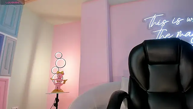 Snapshot of GabriellaLee chatting on 10-09-25, 02:45 GabriellaLee online show from 10-09-25, 02:45