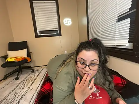 Snapshot of tillymarie34 chatting on 02-11-26, 11:48 tillymarie34 online show from 02-11-26, 11:48