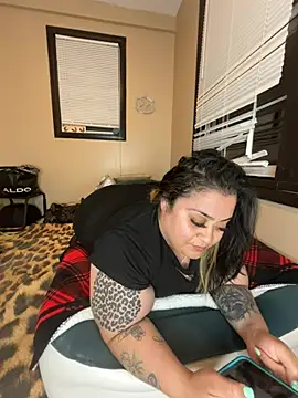 Snapshot of tillymarie34 chatting on 06-16-26, 02:44 tillymarie34 online show from 06-16-26, 02:44