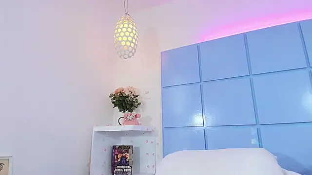 DollyScott1 online show from 03-19-25, 07:06