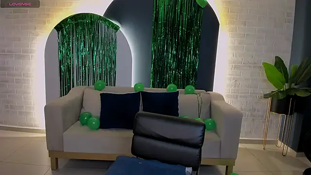 StacyWoods online show from 03-17-25, 04:54