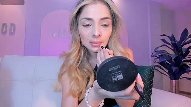 StacyWoods online show from 04-23-26, 11:49