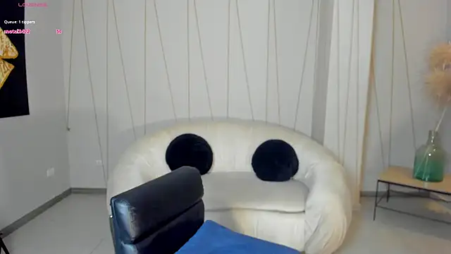 StacyWoods online show from 03-06-25, 04:49