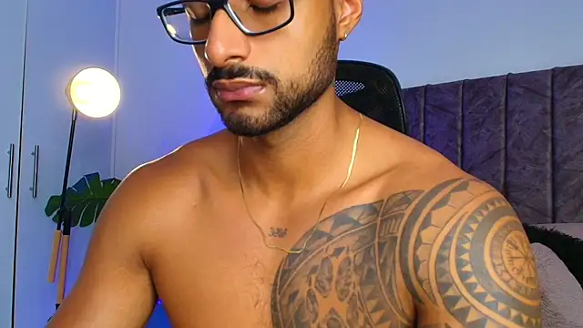 LiamGarcia1 online show from 11-13-25, 03:49