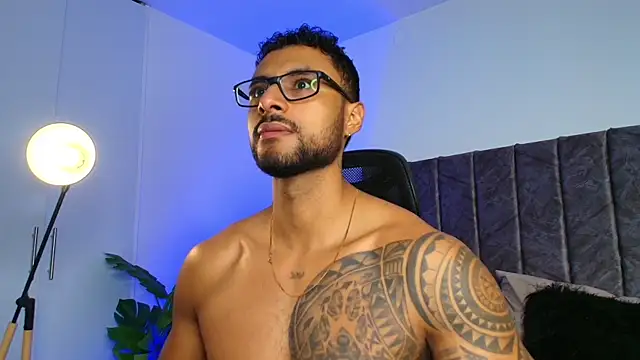 LiamGarcia1 online show from 10-17-25, 01:02