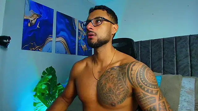 LiamGarcia1 online show from 09-18-25, 12:41