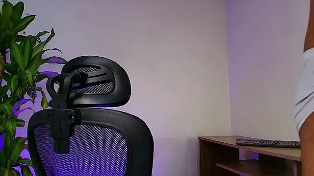 LiamGarcia1 online show from 01-14-26, 01:09