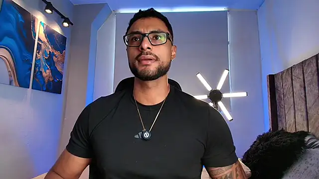 LiamGarcia1 online show from 05-15-26, 04:38
