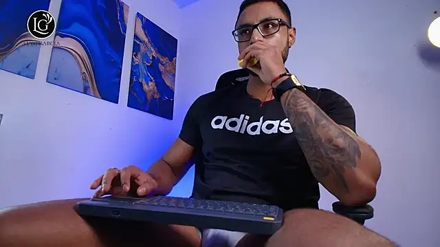 LiamGarcia1 online show from 03-19-26, 03:01