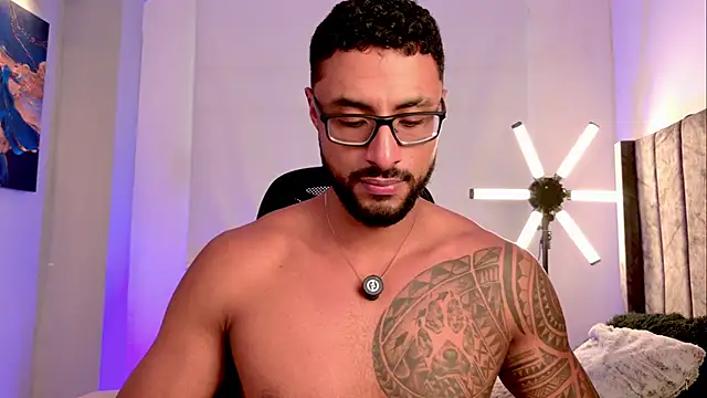 LiamGarcia1 online show from 06-12-26, 03:21