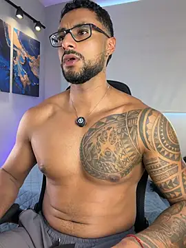 LiamGarcia1 online show from 05-28-26, 04:24