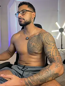 LiamGarcia1 online show from 06-02-26, 03:56