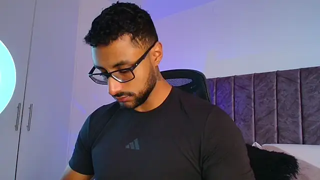 LiamGarcia1 online show from 11-28-25, 02:50