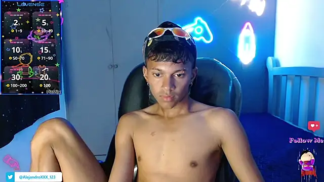 Snapshot of loistwink_ chatting on 02-24-25, 03:55 loistwink online show from 02-24-25, 03:55