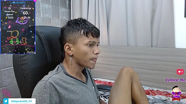 Snapshot of loistwink_ chatting on 02-25-25, 01:00 loistwink online show from 02-25-25, 01:00