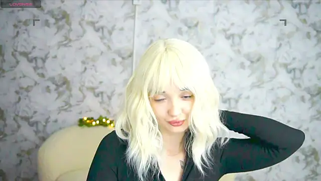 Ashley S online show from 06-10-26, 10:22
